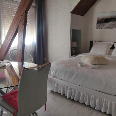 Chambres Du Jardin Fleuri Saint-Aubin-lès-Elbeuf Zewnętrze zdjęcie