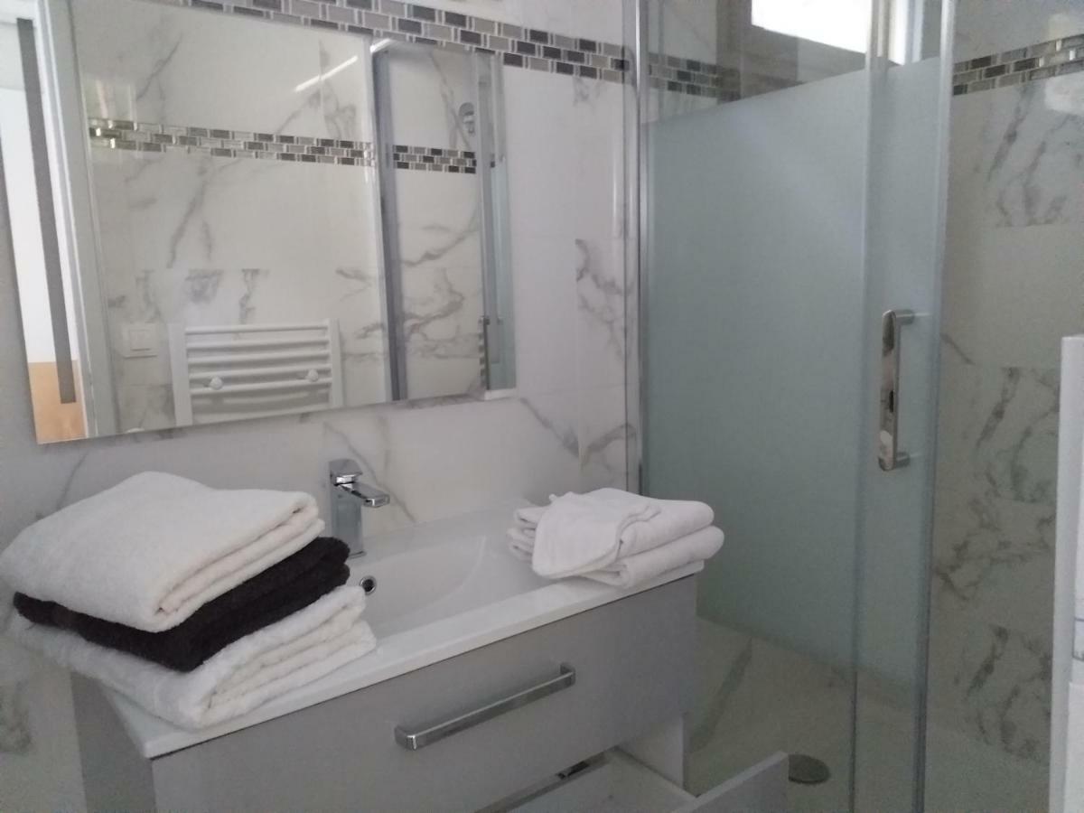 Chambres Du Jardin Fleuri Saint-Aubin-lès-Elbeuf Zewnętrze zdjęcie